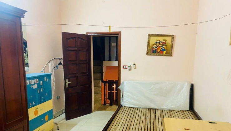Cho thuê nhà ngõ ba gác Tôn Thất Tùng - Đống Đa - 30m - 4 tầng - 3 ngủ - 11 triệu Full đồ ở ngay